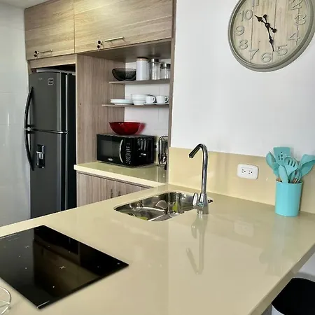 Apartamento Con Vista Al Mar Y Al Apartamento *
